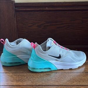 Nike Air Shoes Size 6